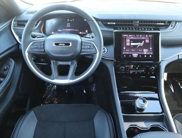 New 2024 Jeep Grand Cherokee L Laredo image 12