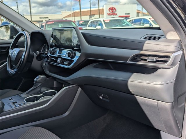Used 2023 Toyota Highlander LE image 23