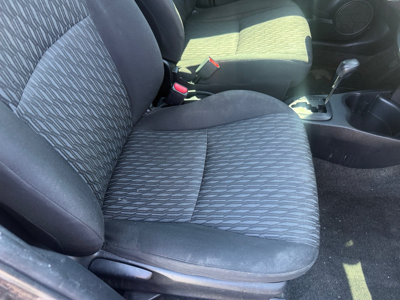 Used 2014 Toyota Yaris L FWD image 28