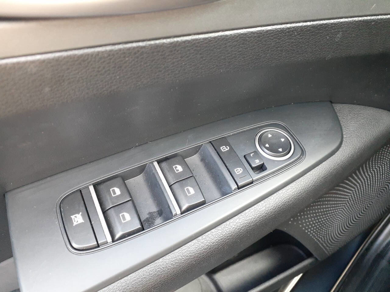 Used 2020 Kia Forte LXS image 9