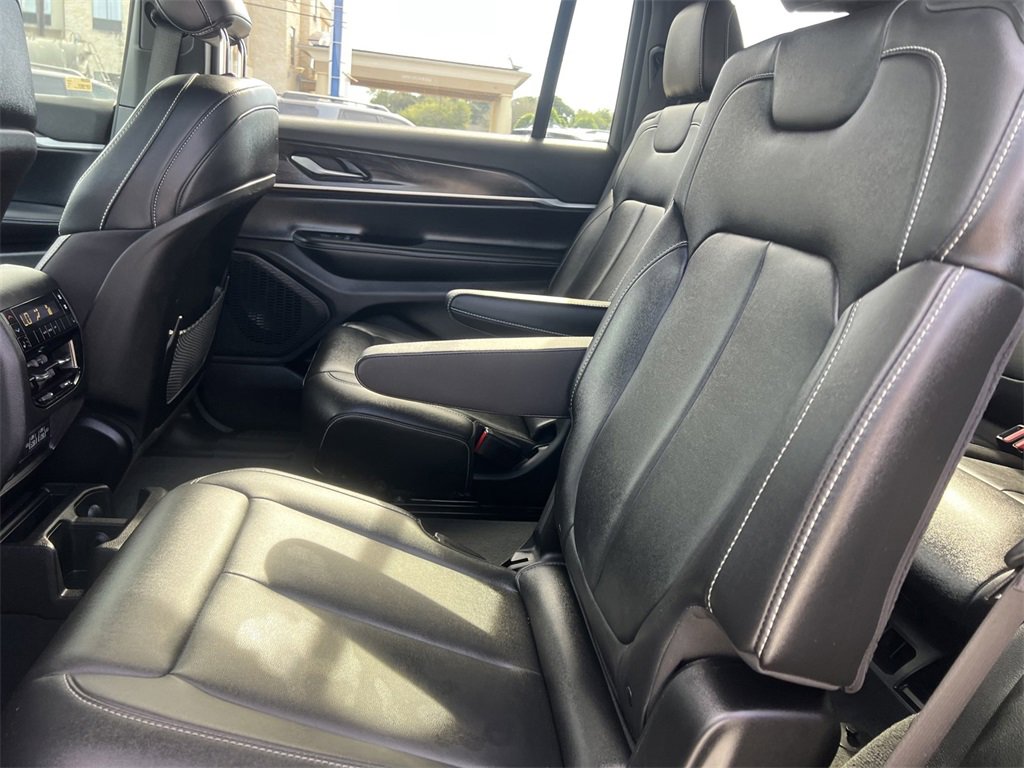 Used 2024 Jeep Grand Cherokee L Limited image 27