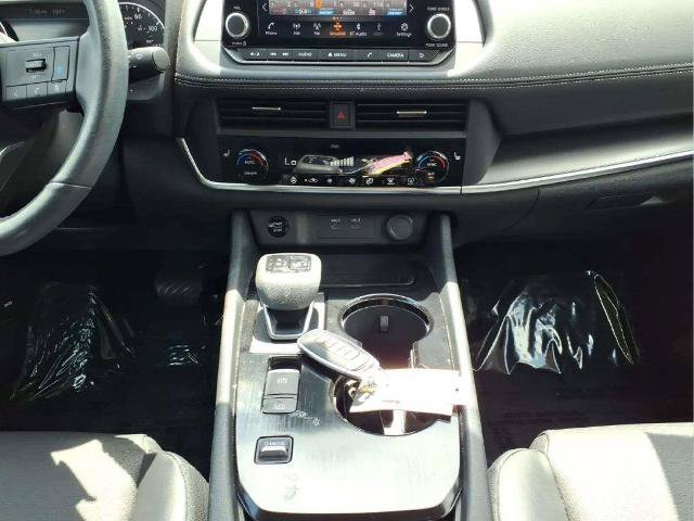 Certified 2024 Nissan Rogue SV w/ SV Premium Package FWD image 11