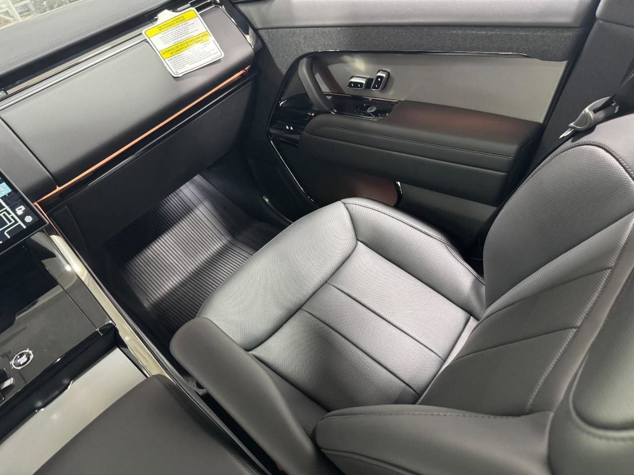 New 2026 Land Rover Range Rover Sport SE image 17