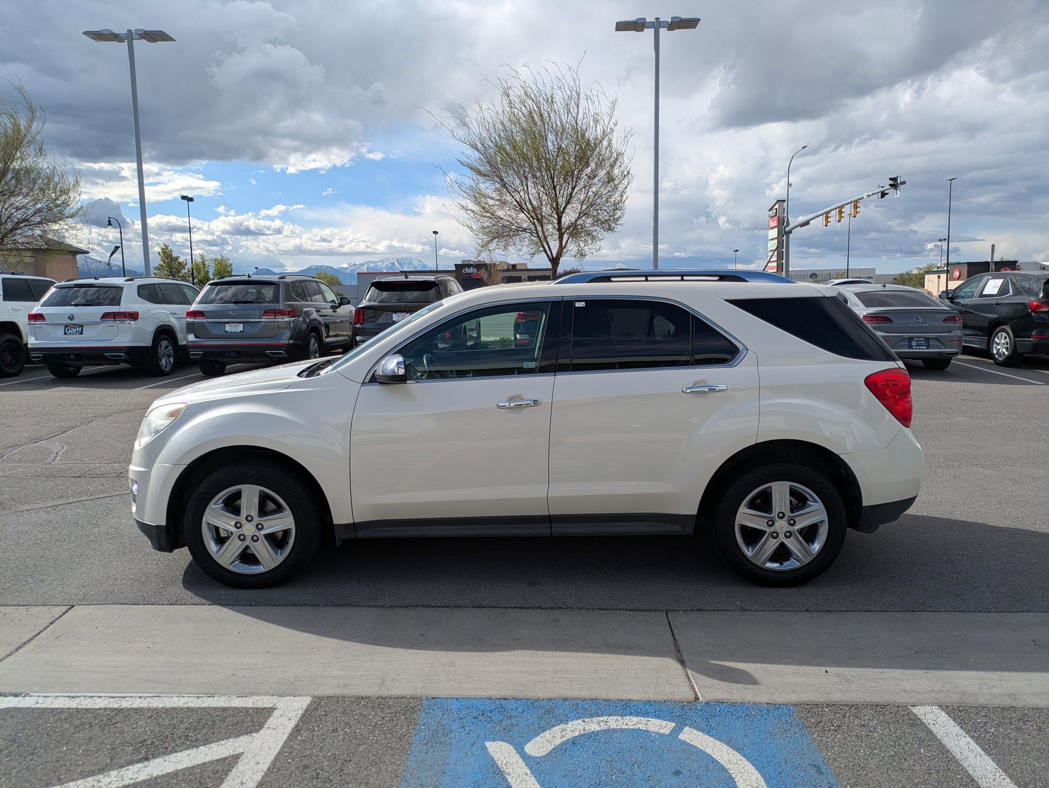 Used 2015 Chevrolet Equinox LTZ image 9