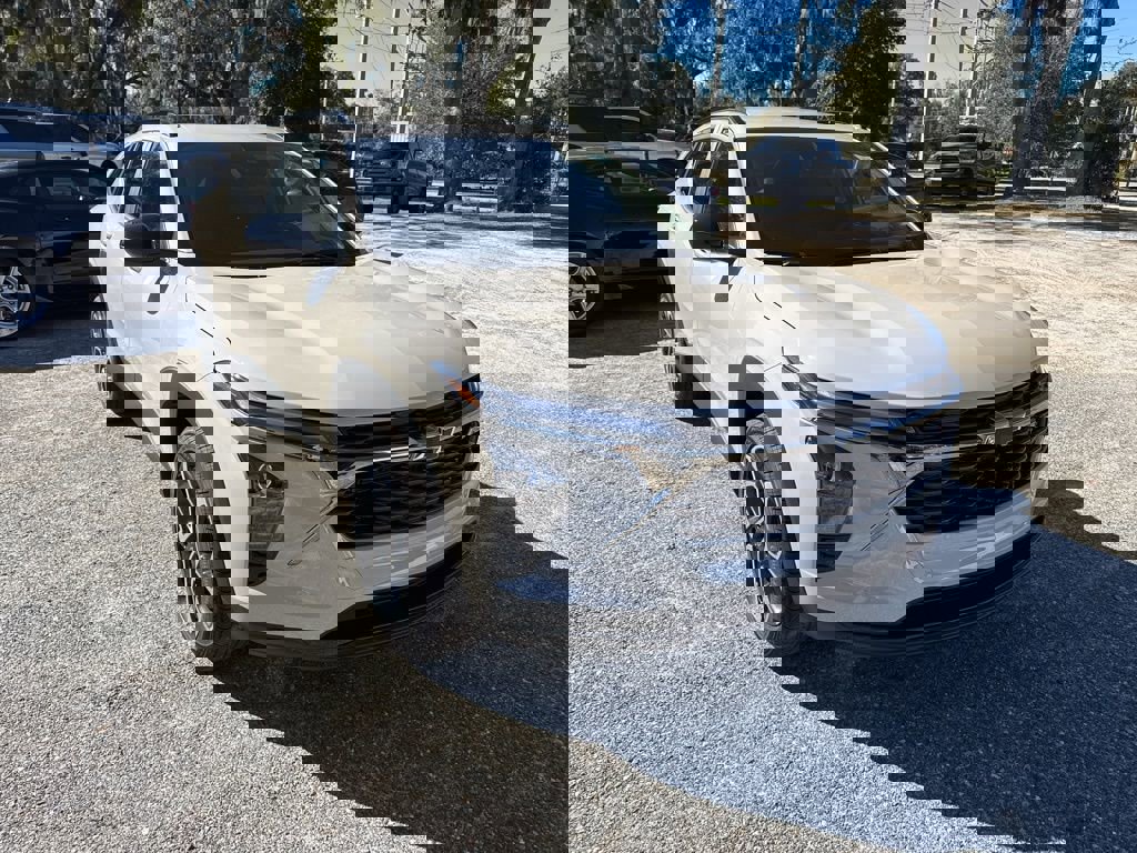 New 2026 Chevrolet Trax RS image 2