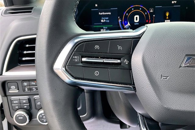 Used 2025 Chevrolet Suburban Z71 image 11