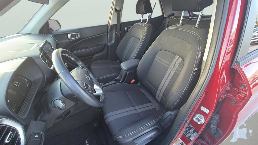 Used 2023 Hyundai Venue SEL w/ Cargo Package FWD image 17