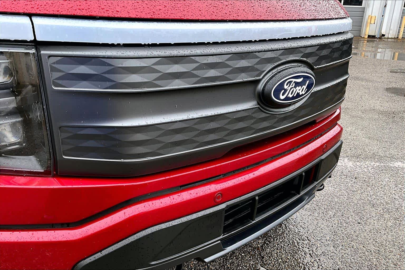 Used 2025 Ford F150 Lightning Lariat AWD/4WD image 29