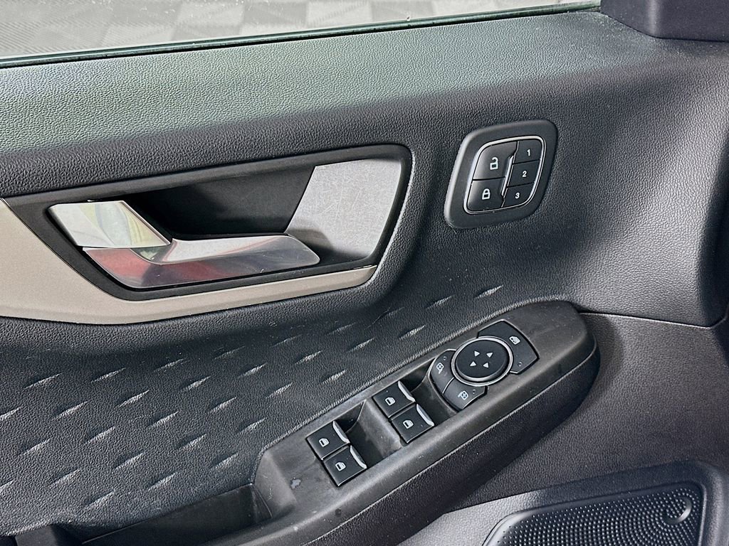 Used 2020 Ford Escape SEL image 23