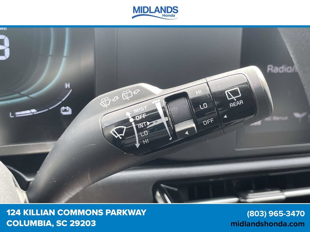Used 2024 Kia Niro LX FWD image 24