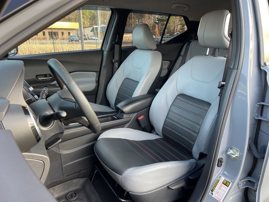 Used 2024 Nissan Kicks SR w/ SR Premium Package image 18