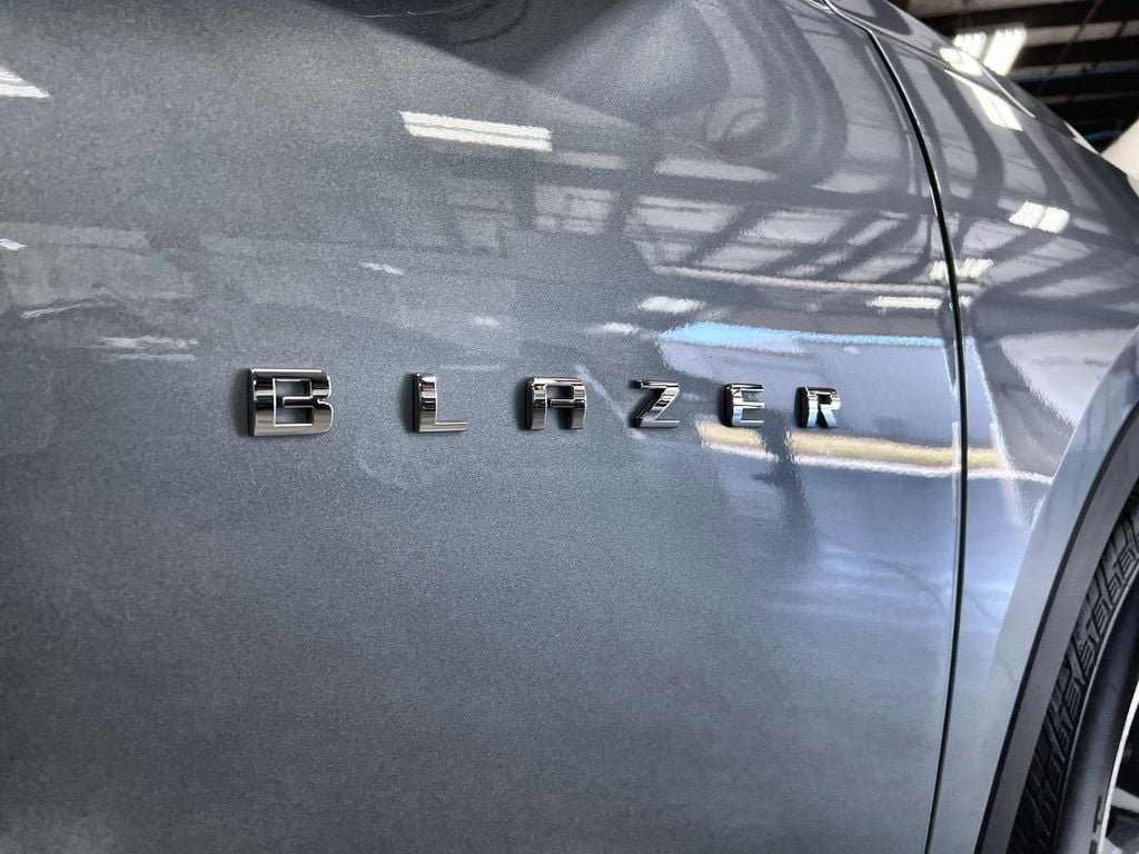 Used 2025 Chevrolet Blazer LT image 11