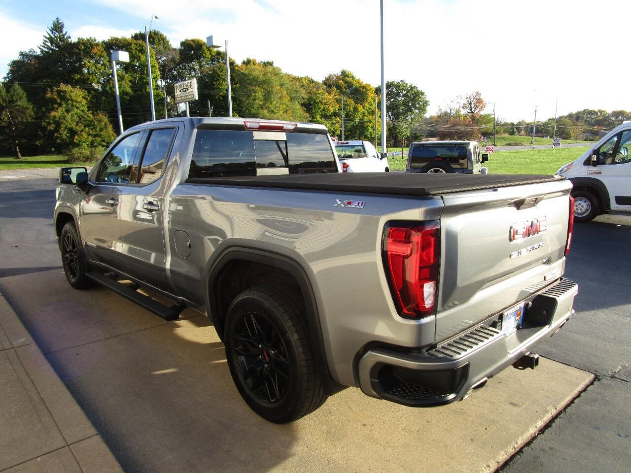 Used 2020 GMC Sierra 1500 Elevation w/ Elevation Value Package image 9