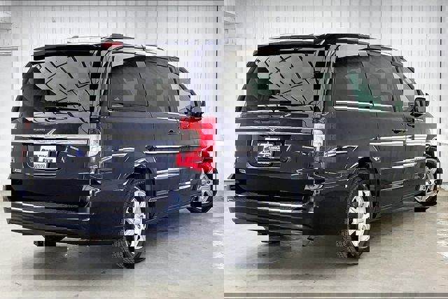 Used 2012 Chrysler Town & Country Touring w/ Entertainment Group #1 image 12