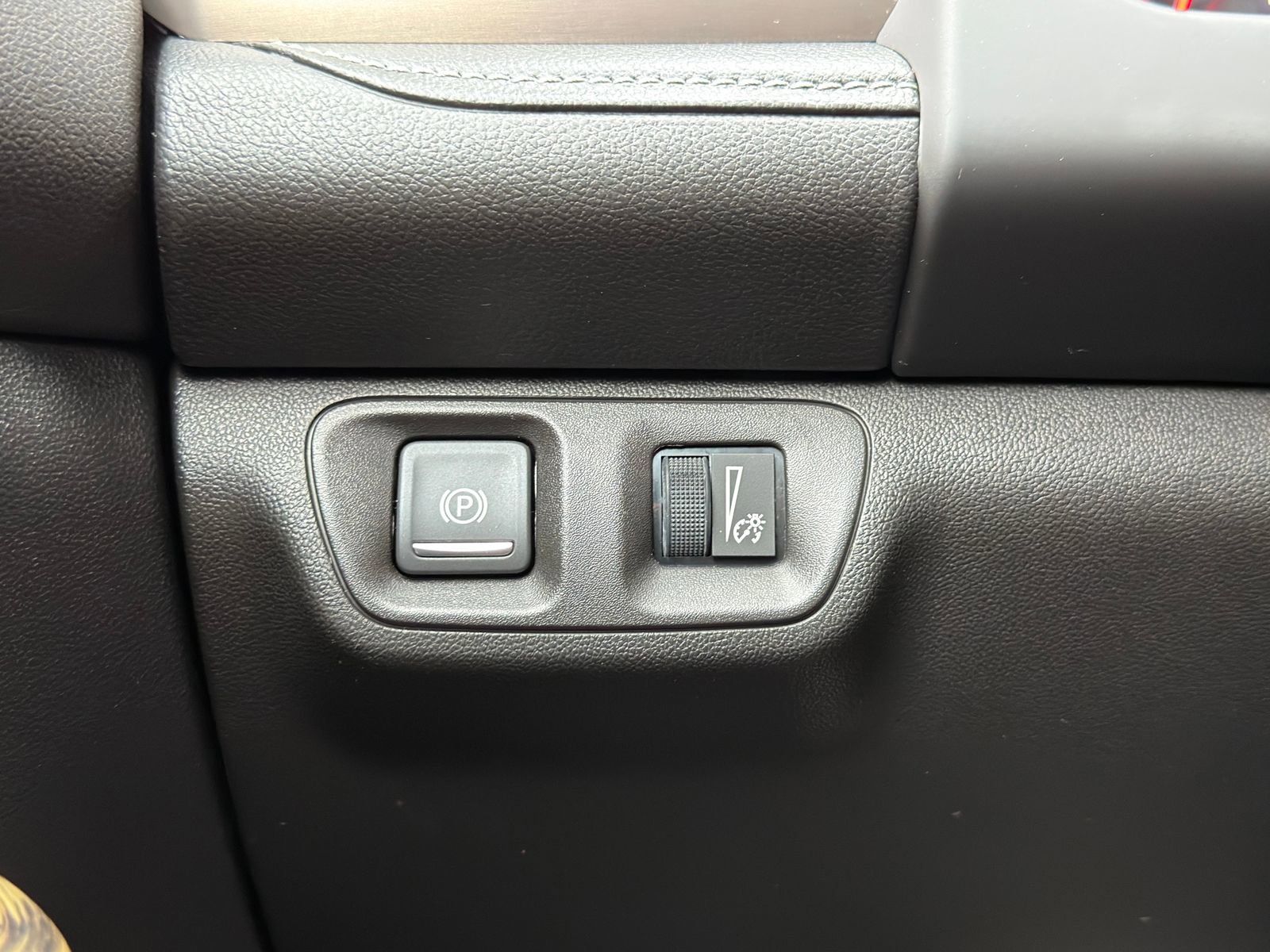 Used 2019 GMC Acadia Denali w/ Technology Package FWD image 22