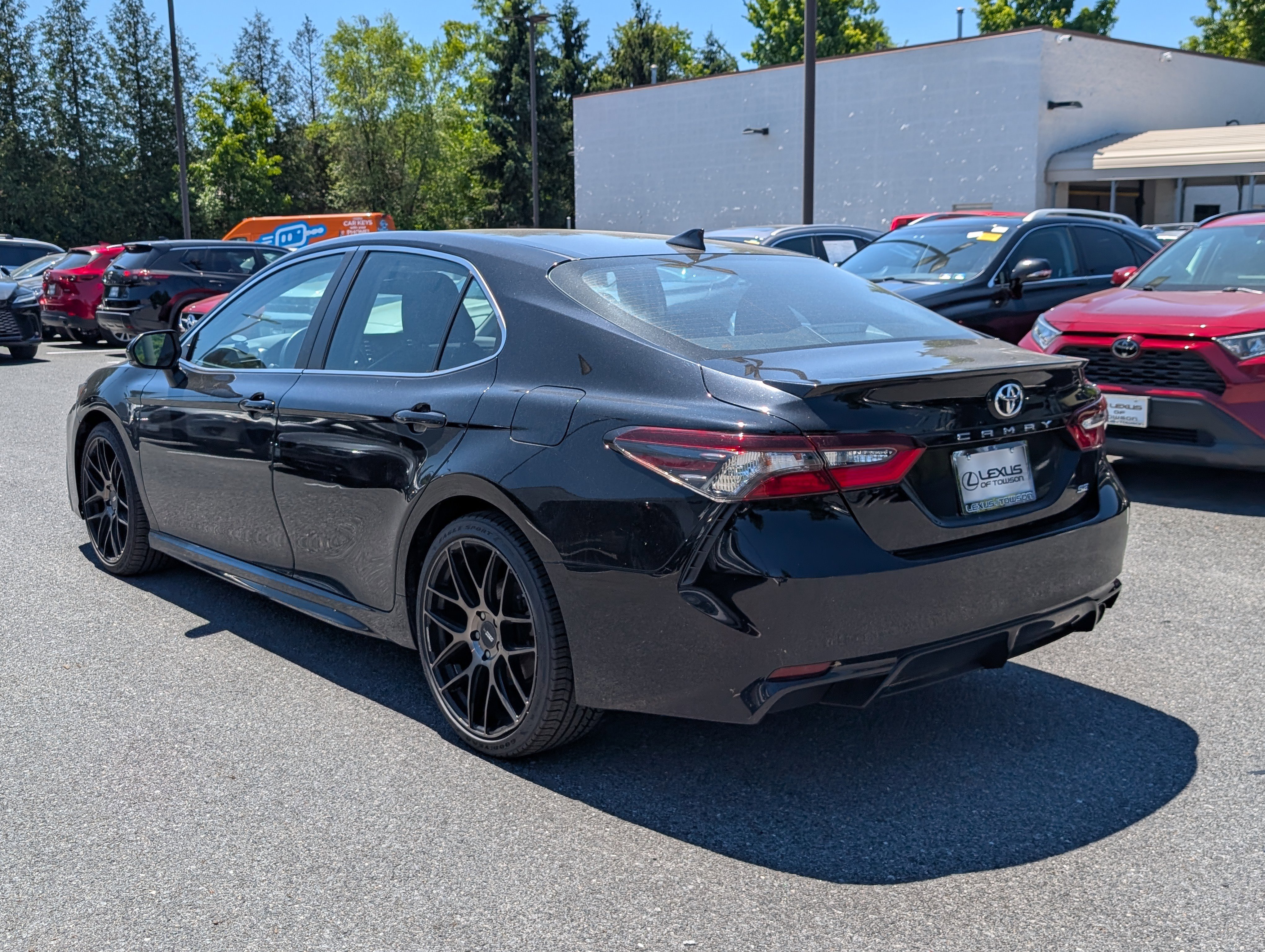 Used 2022 Toyota Camry SE FWD image 5