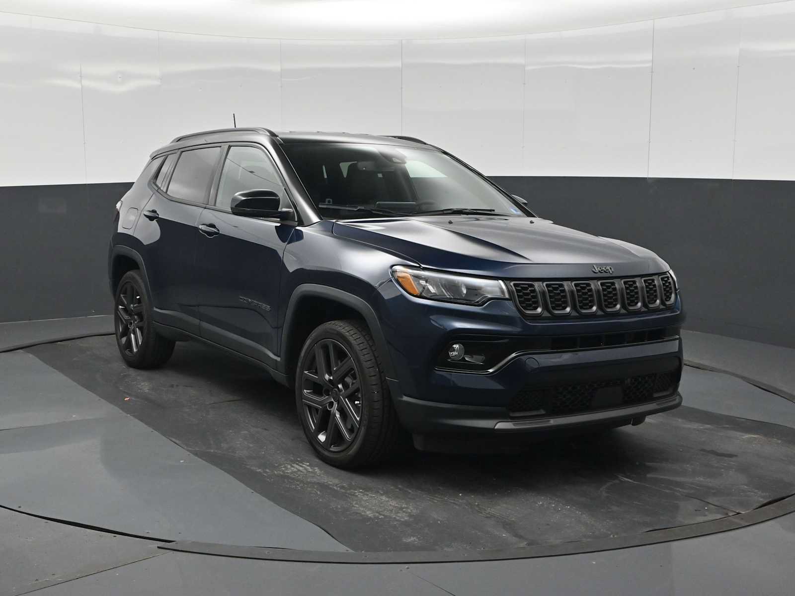 Used 2026 Jeep Compass Limited AWD/4WD image 2