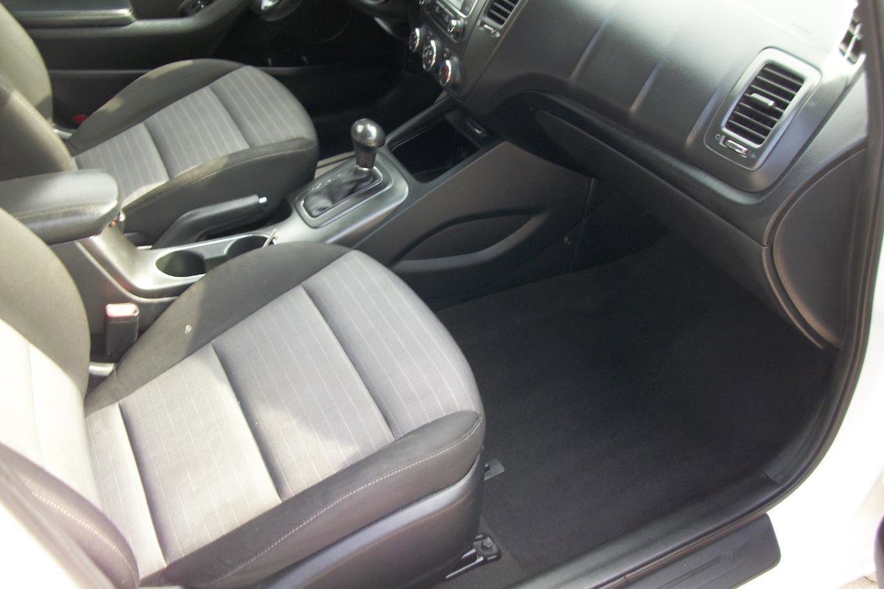 Used 2016 Kia Forte EX image 7