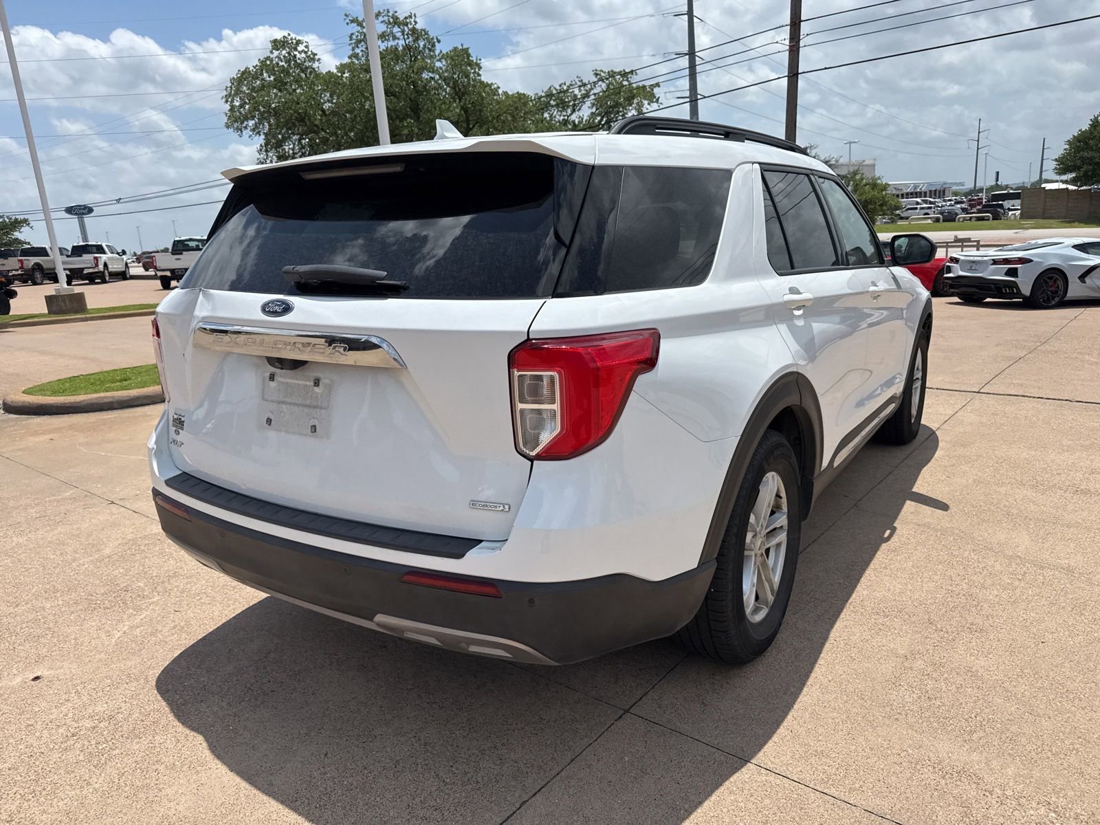 Used 2020 Ford Explorer XLT w/ Equipment Group 202A RWD image 7