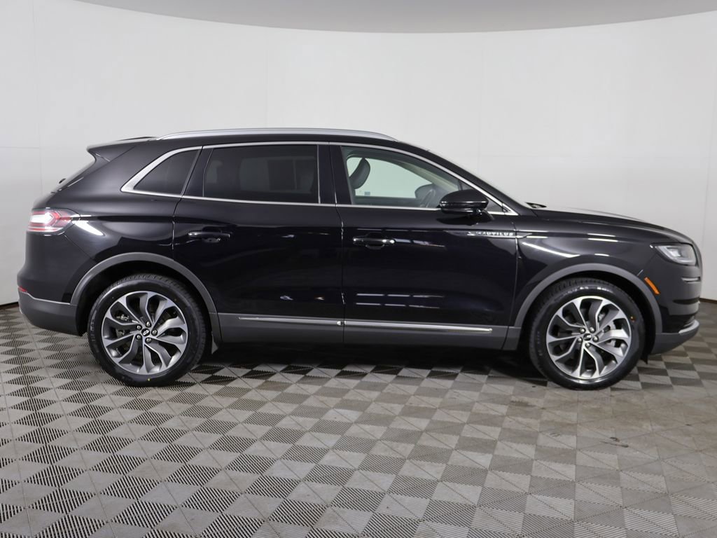 Used 2023 Lincoln Nautilus Reserve AWD/4WD image 19