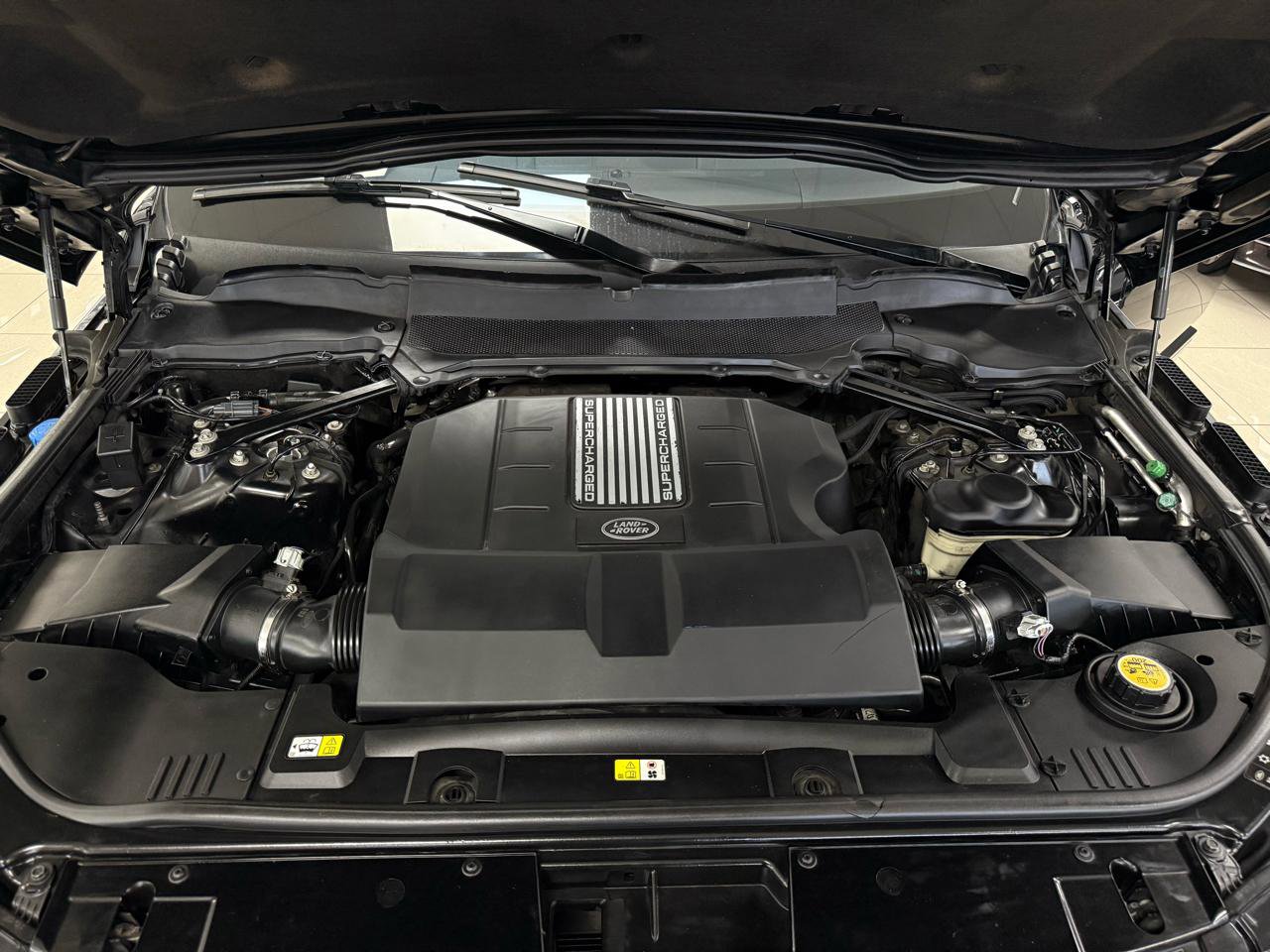 Used 2017 Land Rover Range Rover Supercharged image 33