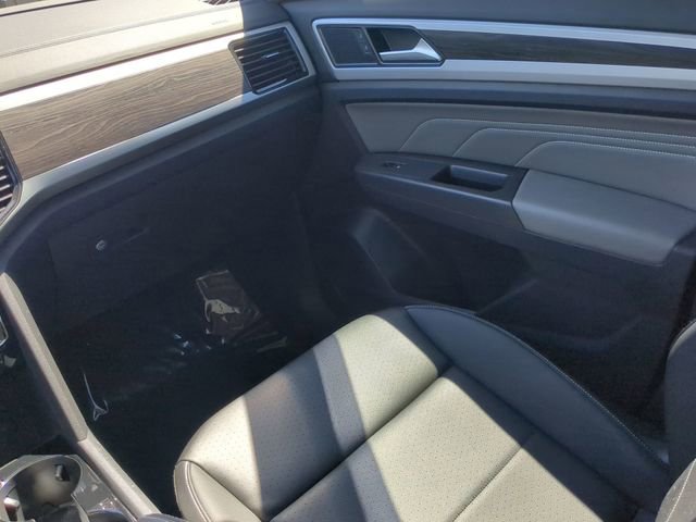 Used 2023 Volkswagen Atlas SE w/ Black Wheel Package image 15
