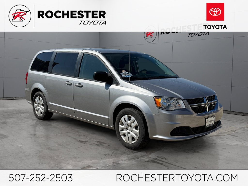 Used 2018 Dodge Grand Caravan SE FWD image 1