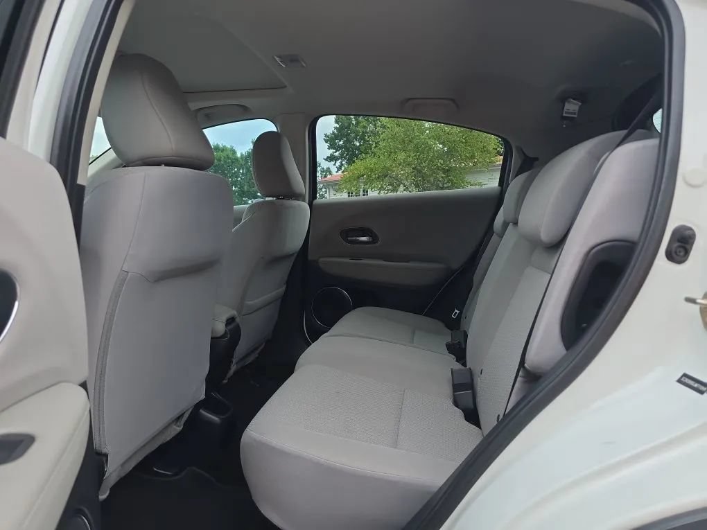Used 2018 Honda HR-V EX image 38