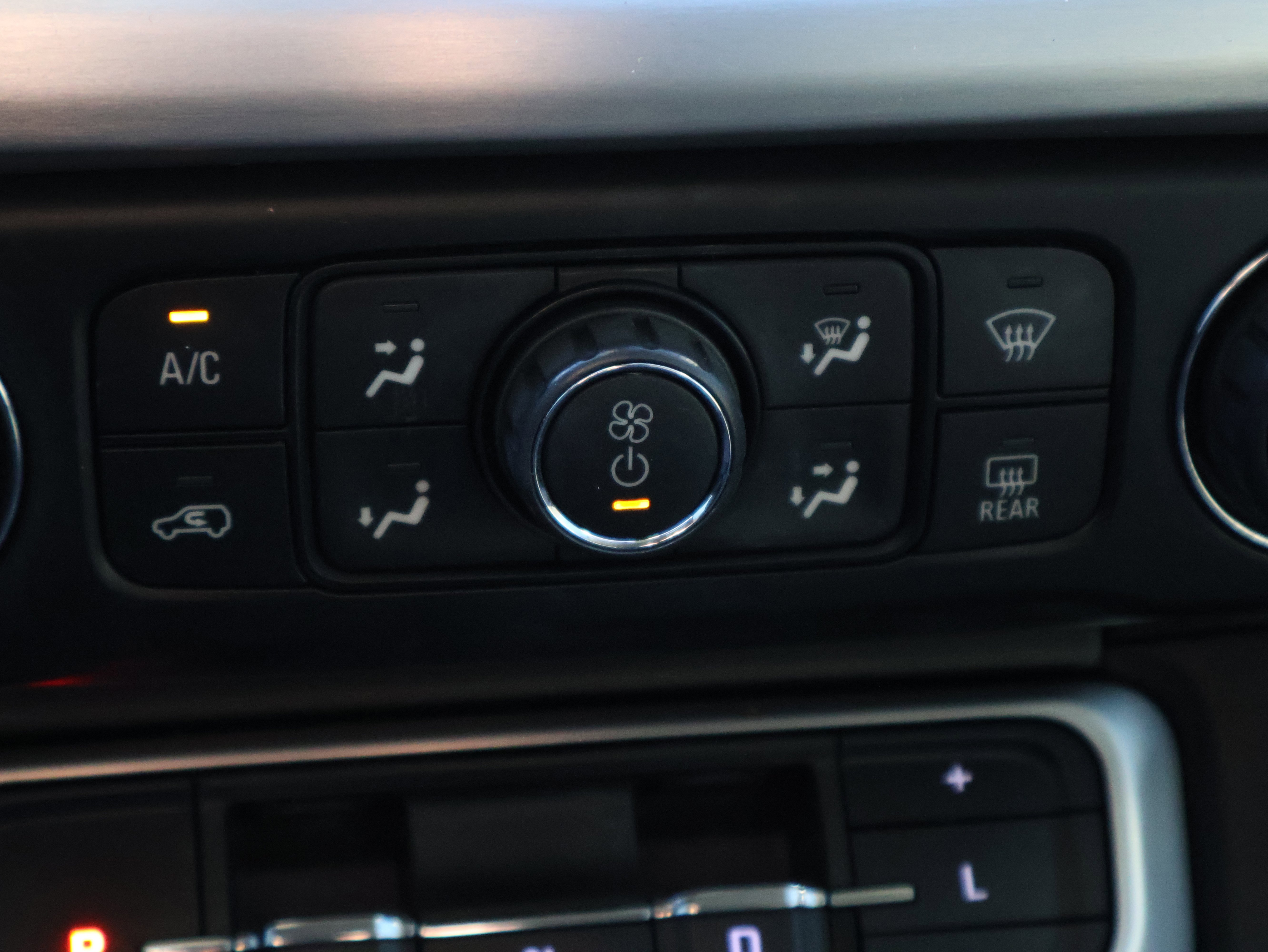 Used 2021 GMC Acadia SLT w/ Premium Package image 32