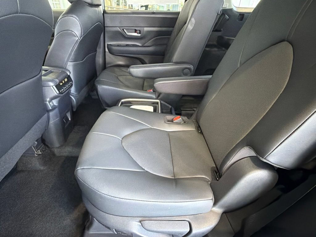 New 2026 Toyota Grand Highlander XLE FWD image 29