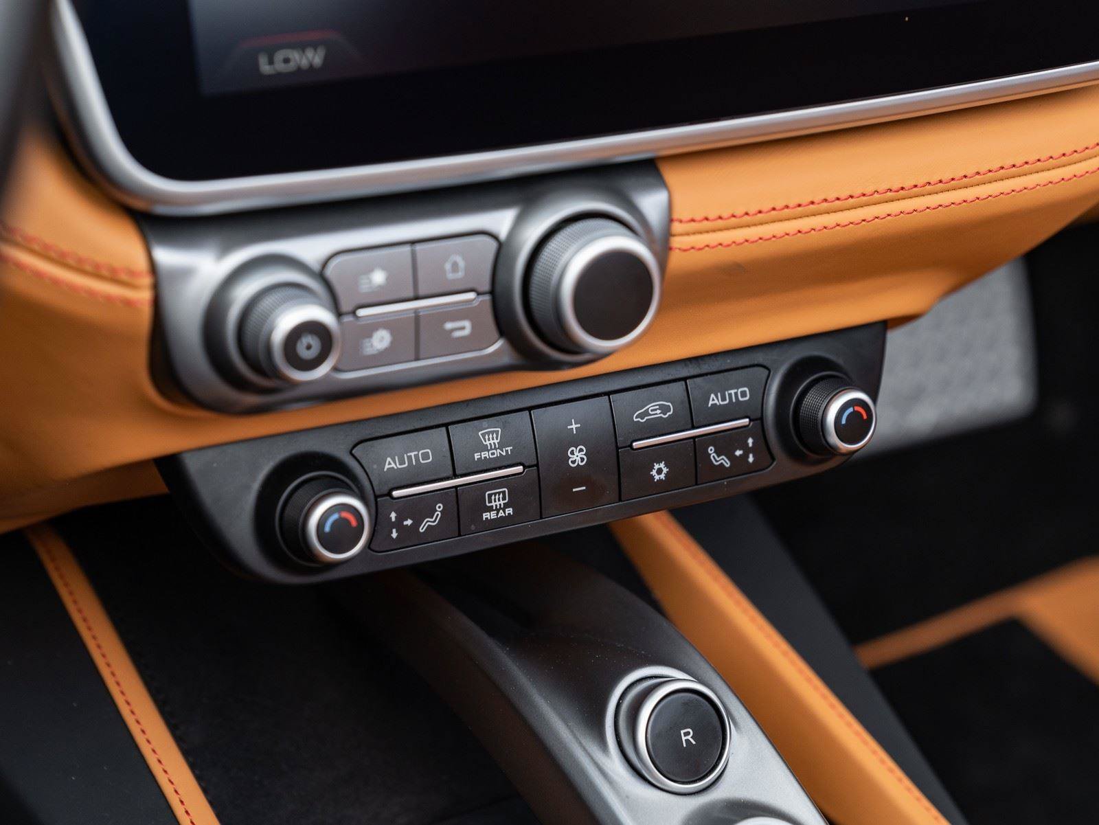Used 2019 Ferrari Portofino RWD image 49