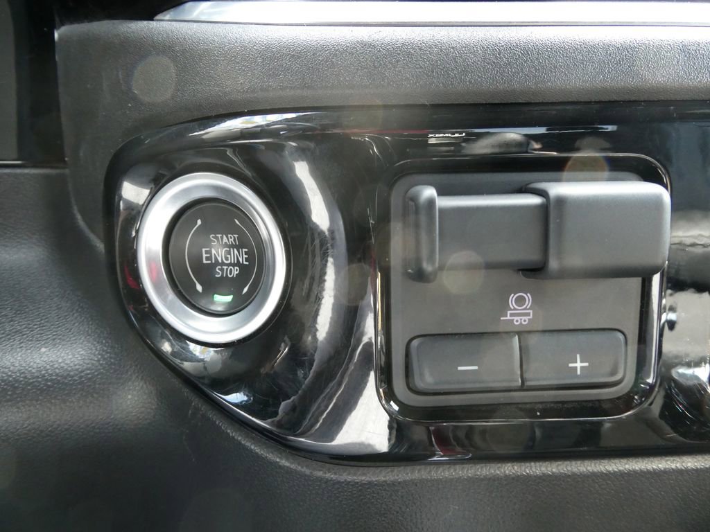 Used 2022 GMC Sierra 1500 SLT w/ SLT Premium Package image 28