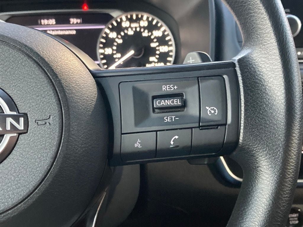 Used 2024 Nissan Rogue S FWD image 17