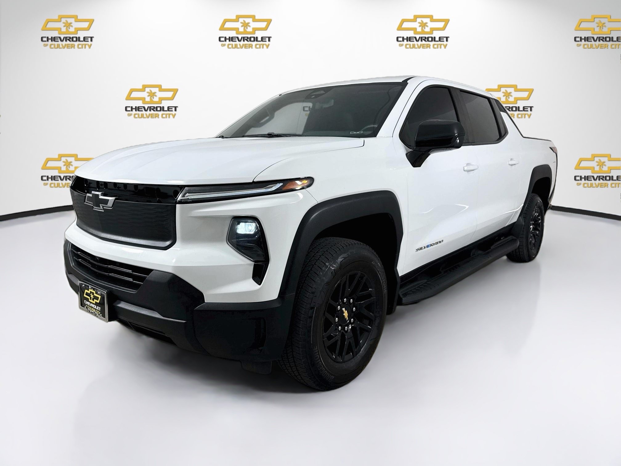 Used 2024 Chevrolet Silverado EV W/T AWD/4WD image 3