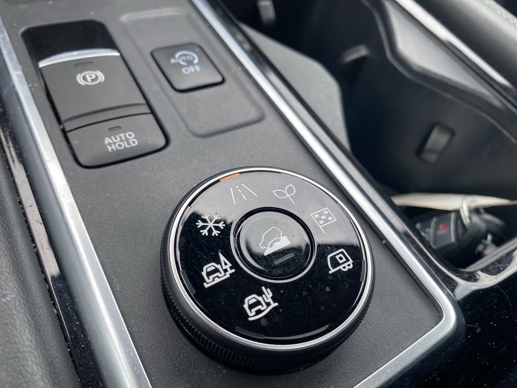 Used 2022 Nissan Pathfinder Platinum w/ Cargo Package image 14