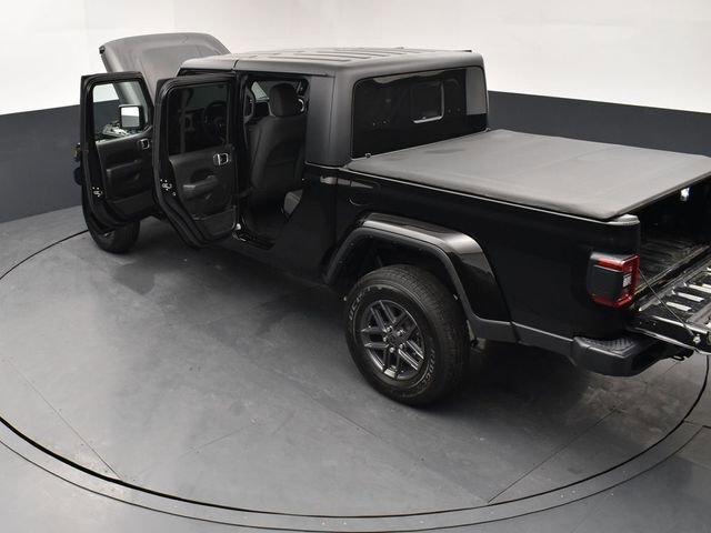 Used 2024 Jeep Gladiator Sport image 28