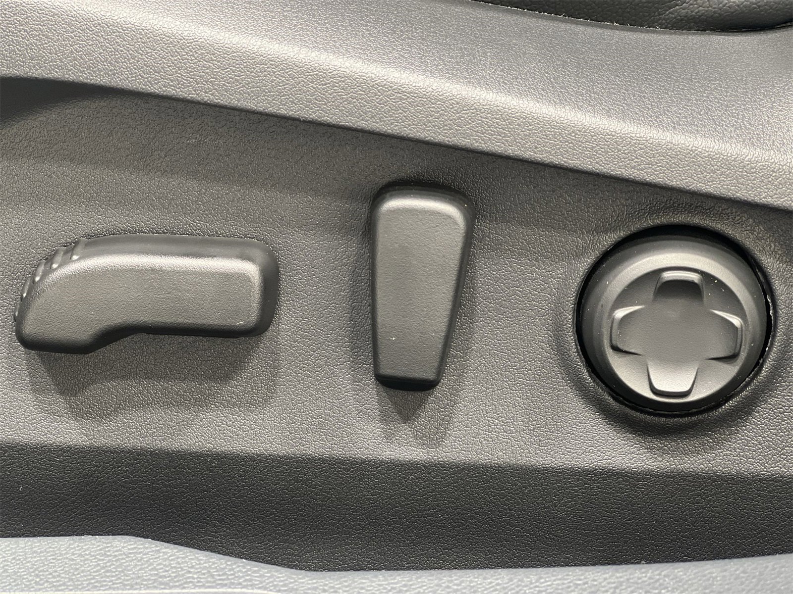 Certified 2025 Subaru Outback Limited image 12