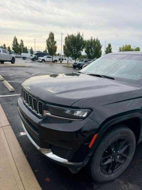 Used 2023 Jeep Grand Cherokee L Laredo w/ Luxury Tech Group I AWD/4WD image 4
