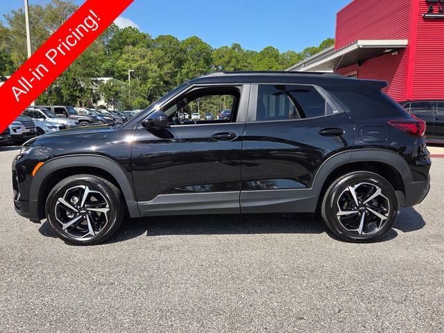 Used 2023 Chevrolet TrailBlazer RS w/ Convenience Package AWD/4WD image 2