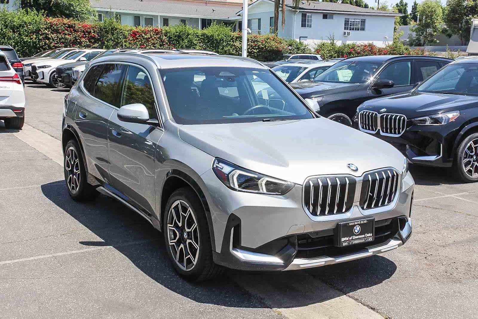 Certified 2023 BMW X1 xDrive28i w/ Convenience Package AWD/4WD image 3