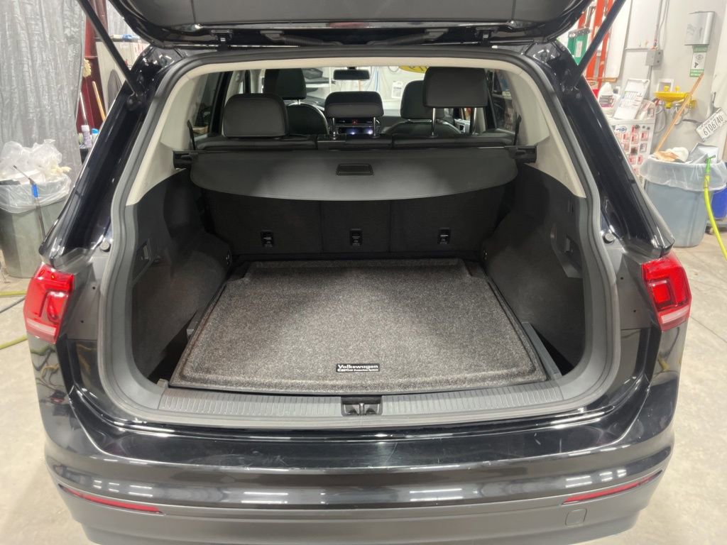 Used 2019 Volkswagen Tiguan SE w/ Panoramic Sunroof Package image 9