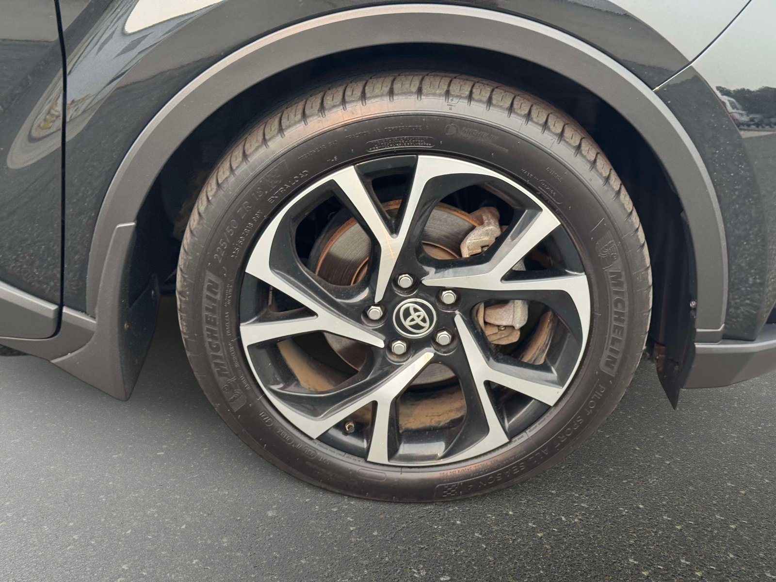 Certified 2020 Toyota C-HR XLE FWD image 9