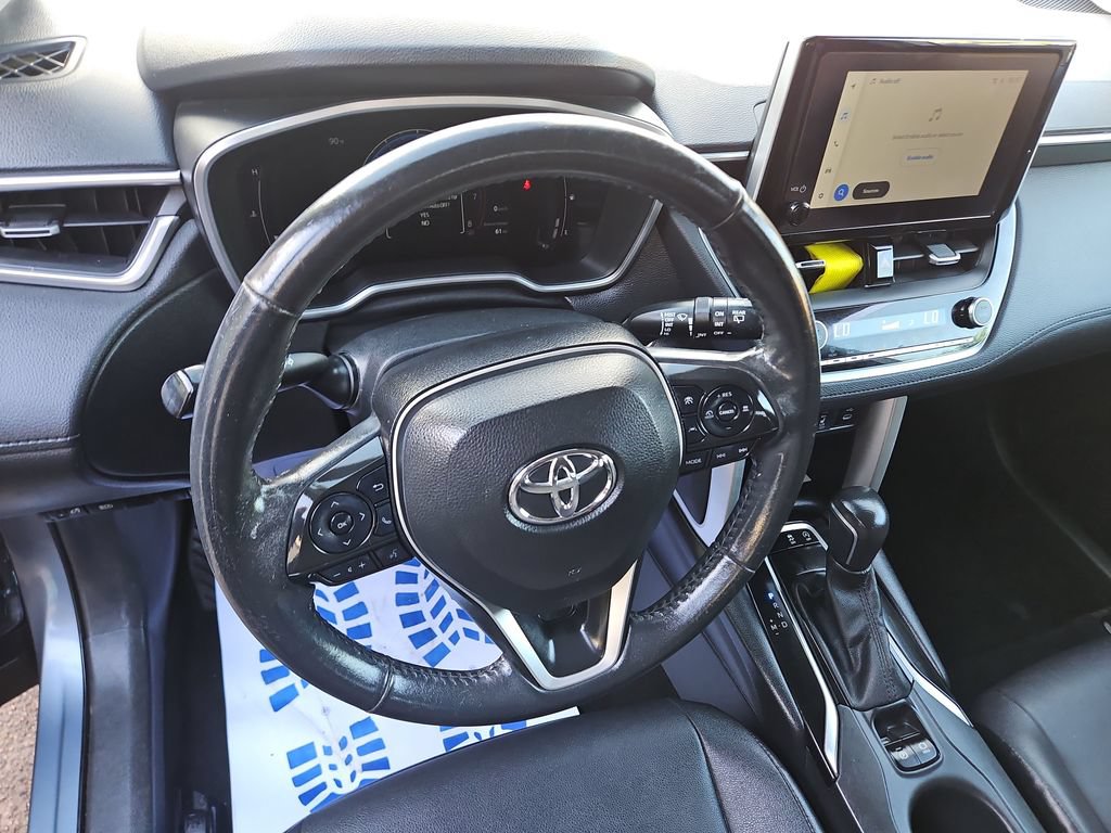 Used 2023 Toyota Corolla Cross XLE w/ Convenience Package AWD/4WD image 14