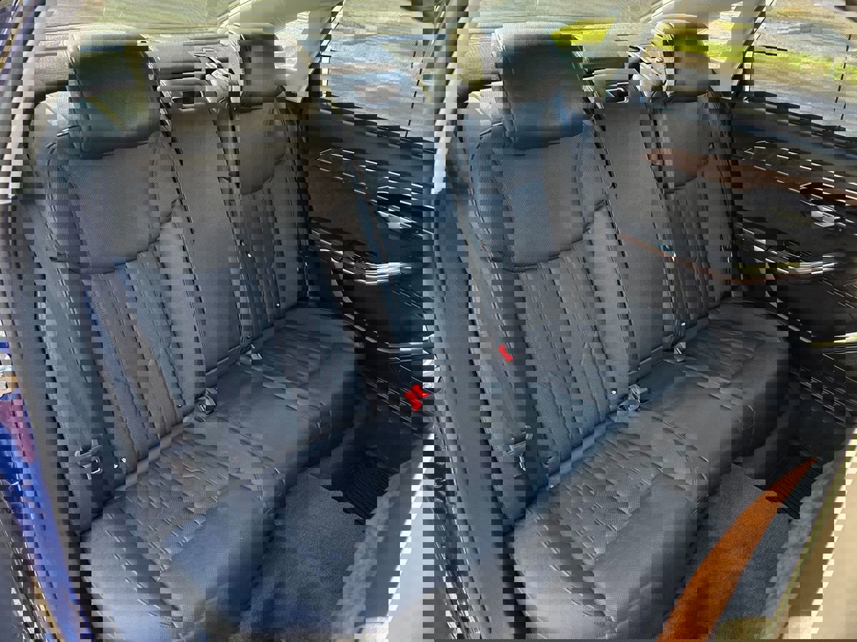 Used 2021 Audi A8 L 3.0T w/ Executive Plus Package image 17