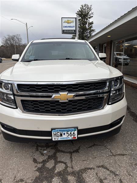 Used 2015 Chevrolet Suburban LT w/ Luxury Package AWD/4WD image 2