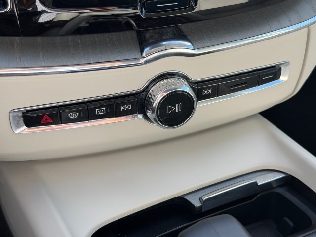 Certified 2024 Volvo XC60 B5 Plus w/ Protection Package AWD/4WD image 26
