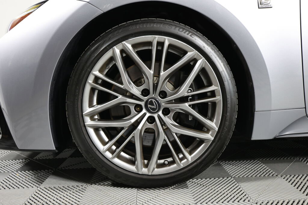 Used 2022 Lexus IS 500 RWD image 9