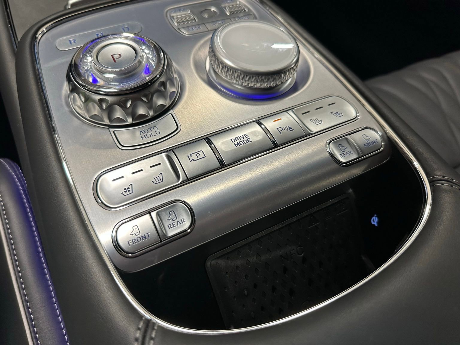 Used 2025 Genesis G90 3.5T AWD/4WD image 47