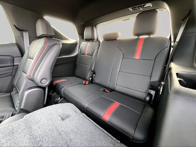 New 2027 Chevrolet Traverse RS AWD/4WD image 27