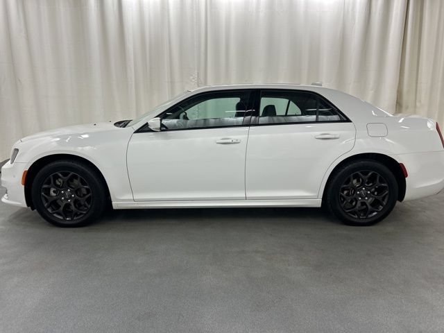 Used 2023 Chrysler 300 Touring L w/ Popular Equipment Group AWD/4WD image 3